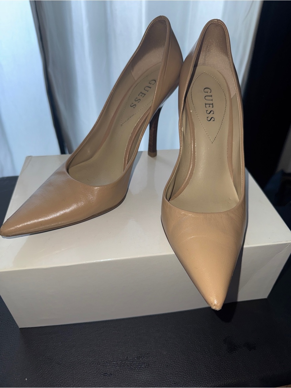 GUESS Beige Pointed-Toe Leather Stiletto Pumps